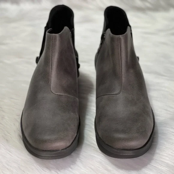 Clarks Cloudstepper Women's Step Rose Up Booties <wide fit> - Picture 4 of 11